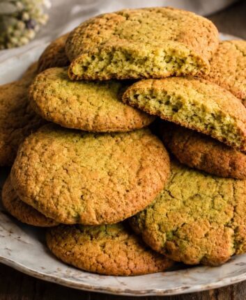 Sablés à la farine de lentilles avec biscuit coupé